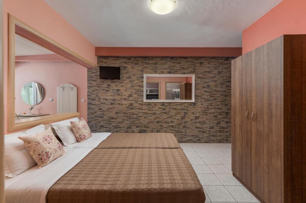 Christina Hotel Olympic Beach Exterior photo