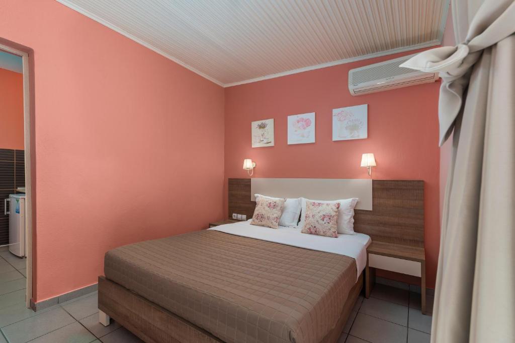 Christina Hotel Olympic Beach Exterior photo